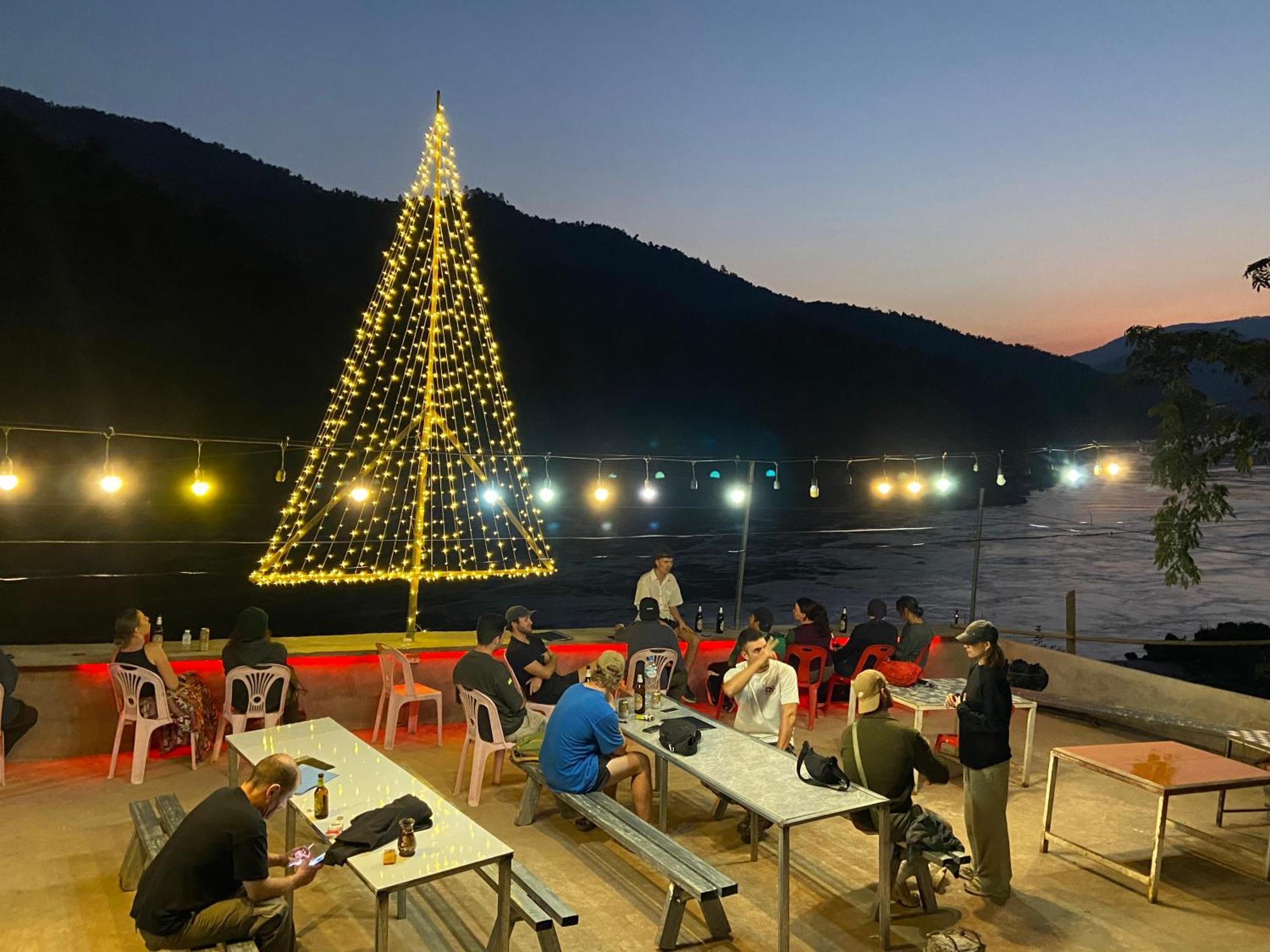 Mekong Backpackers Pakbeng Lejlighed Eksteriør billede
